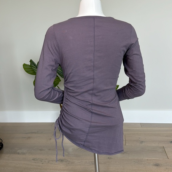 Lululemon Ladies top - Picture 5 of 8